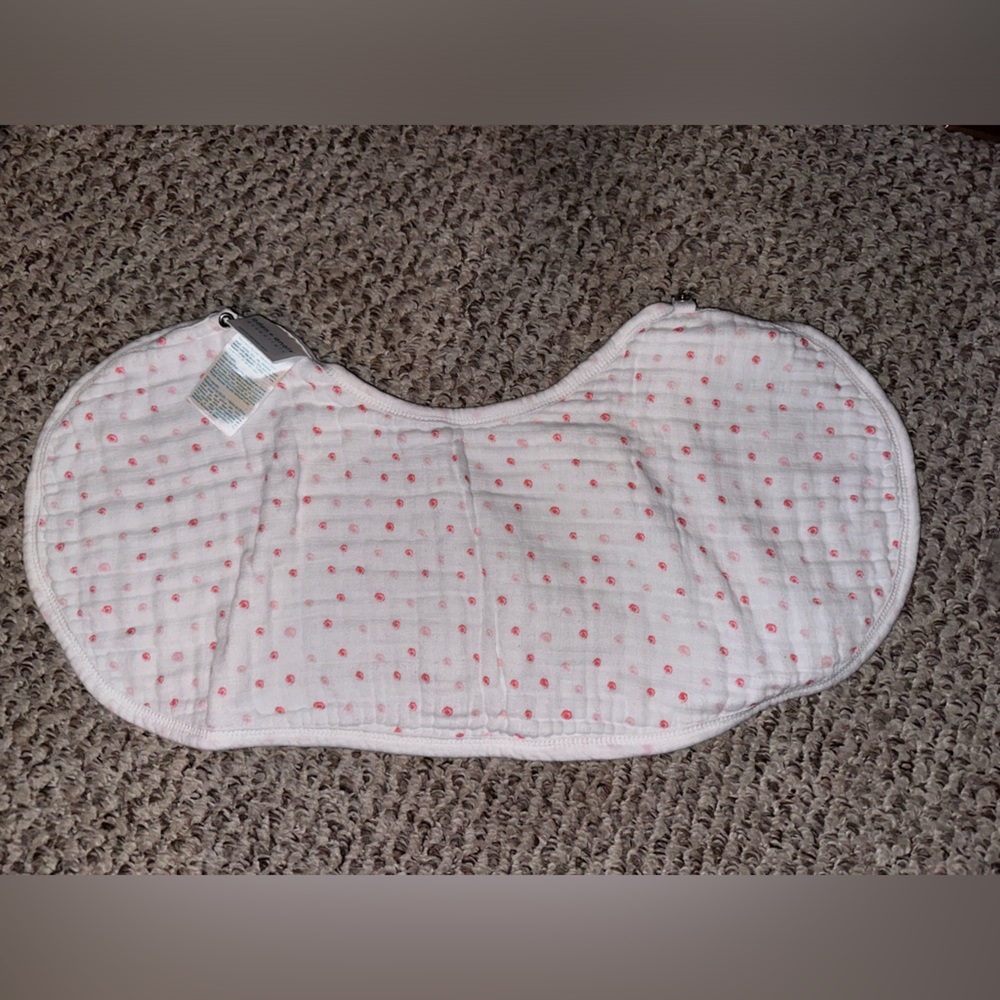 Aden and Anais Muslin Burpy Bib. Full Bloom and Roses - Picture 4 of 4
